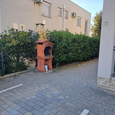 Apartman Lozancic Vir Zewnętrze zdjęcie