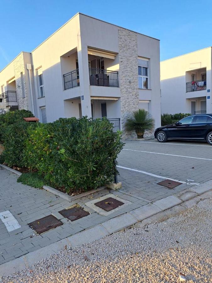 Apartman Lozancic Vir Zewnętrze zdjęcie