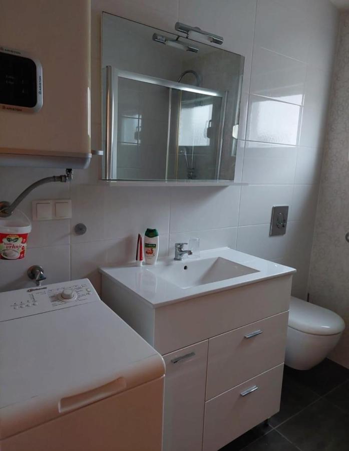 Apartman Lozancic Vir Zewnętrze zdjęcie