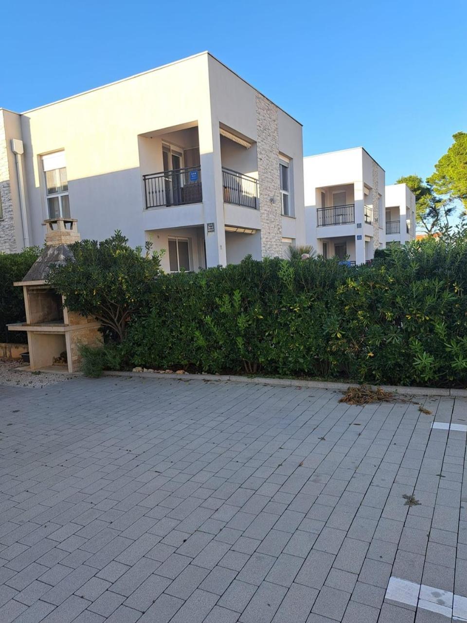 Apartman Lozancic Vir Zewnętrze zdjęcie